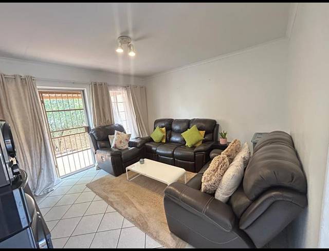 2 BEDROOM PROPERTY TO RENT IN FAERIE GLEN